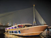 เมอริเดียน ครูซ 1 เรือเคาท์ดาวน์ปีใหม่ กรุงเทพฯ